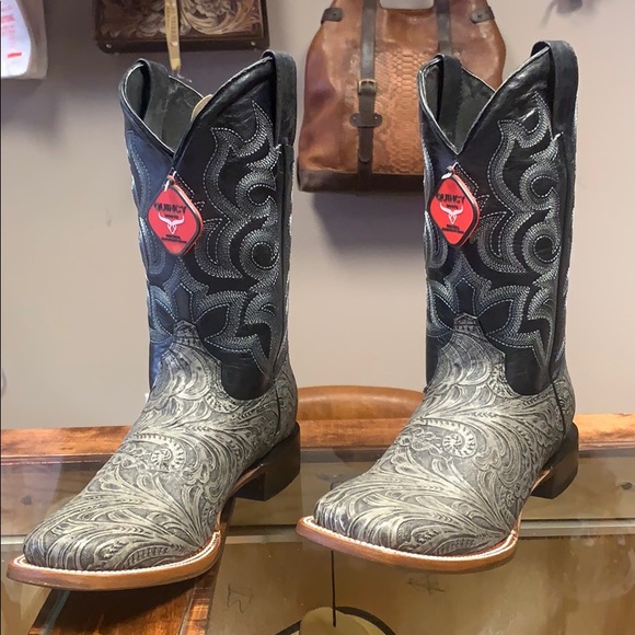 Men’s hand tooled boots main image 4